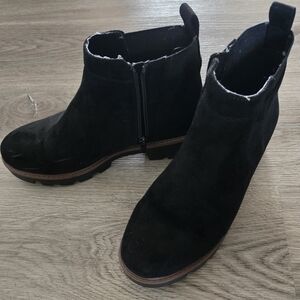 Elegant Black Suede Ankle Booties